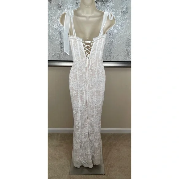 jade lace midi dress Solia Paneled Mesh Midi Dress main image 1